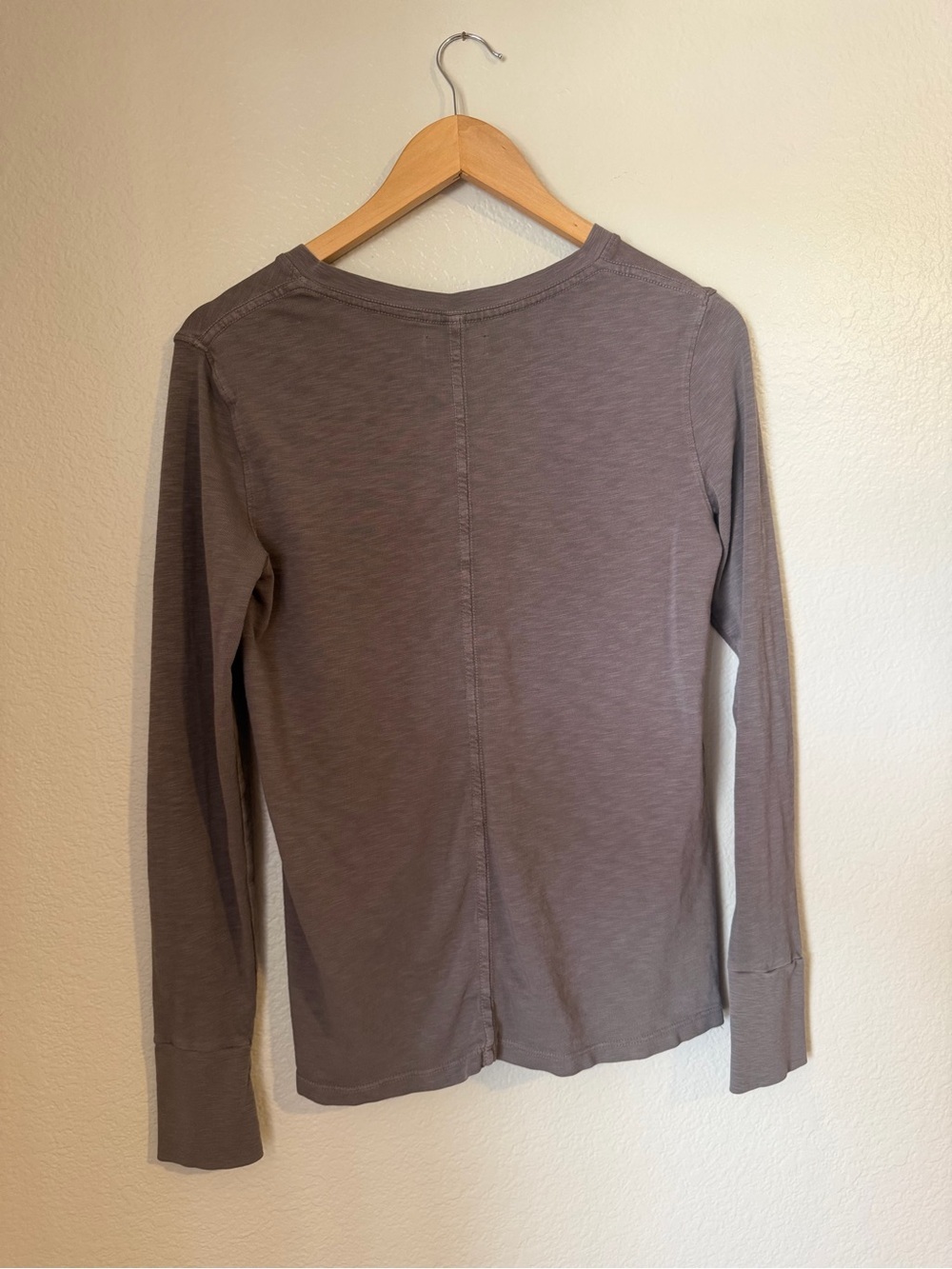 American Giant Supima Cotton Long Sleeve Top Gray Size Medium Soft Tee Essential - Picture 4 of 5